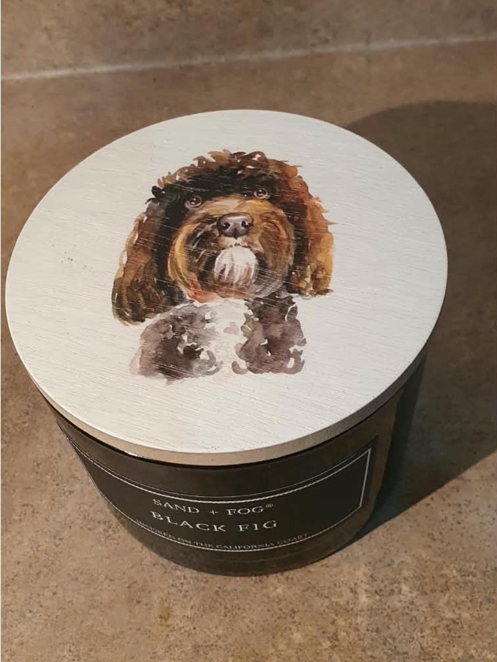 🕯️ Black Fig Dog-Themed Candle - White Lid with Brown Dog Artwork